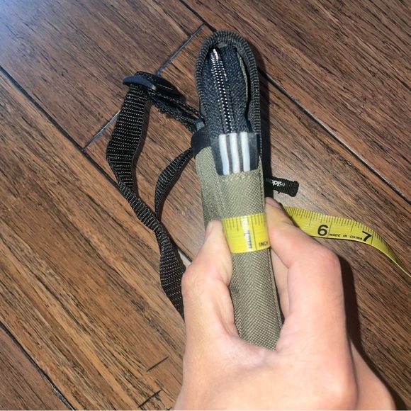 NWT Adidas crossbody bag sport bag phone bag travel bag small bag fall bag - Picture 13 of 16